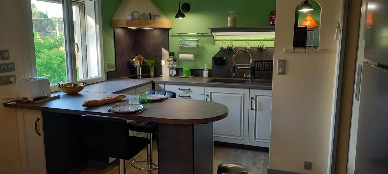 Logement Lumineux, Entierement Renove Avec Jardin Caumont-sur-Durance Exterior foto